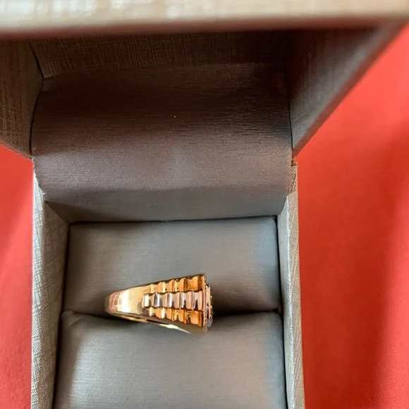 Diamond ring - Picture 3 of 4